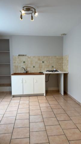 Jolie maison avec jardin cave et dépendance