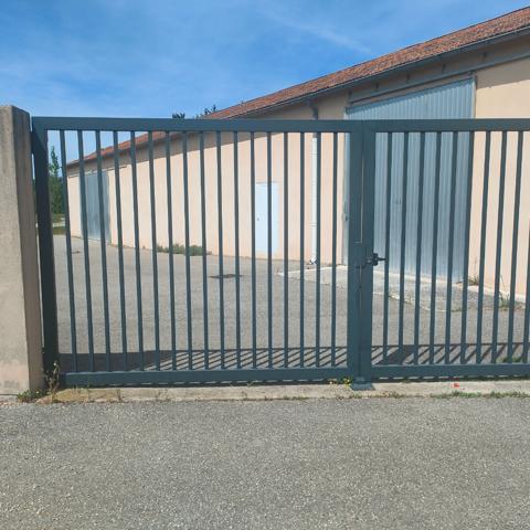 Entrepôt / local industriel L Isle Sur La Sorgue 578 m2