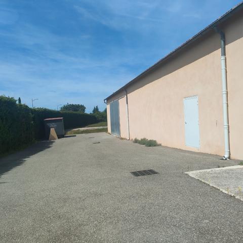 Entrepôt / local industriel L Isle Sur La Sorgue 578 m2