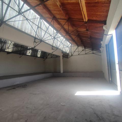 Entrepôt / local industriel L Isle Sur La Sorgue 578 m2