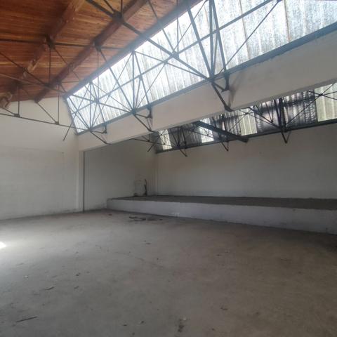 Entrepôt / local industriel L Isle Sur La Sorgue 578 m2