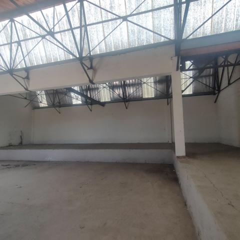 Entrepôt / local industriel L Isle Sur La Sorgue 578 m2
