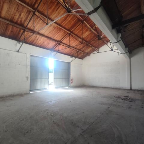 Entrepôt / local industriel L Isle Sur La Sorgue 578 m2