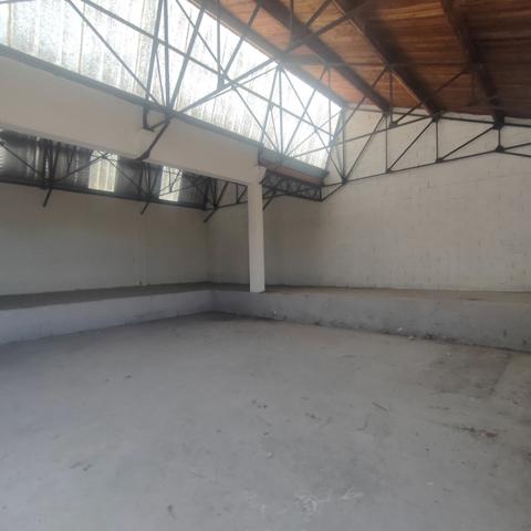 Entrepôt / local industriel L Isle Sur La Sorgue 578 m2