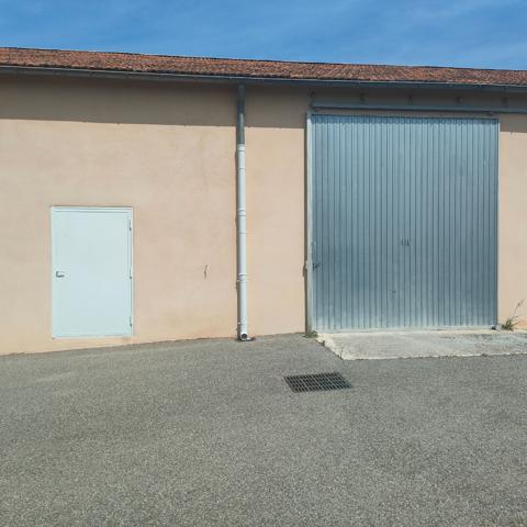 Entrepôt / local industriel L Isle Sur La Sorgue 578 m2