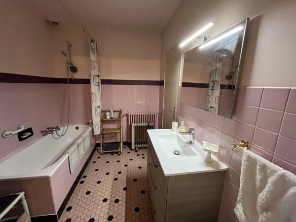 Superbe maison famililale sur le péripherie d'une grande ville