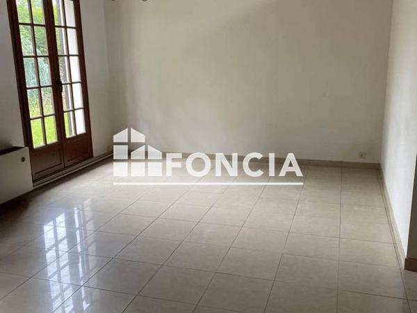 Location Maison 7 pièces 112.4 m² - 1 ALLEE DES PINSONS Magnanville 78200