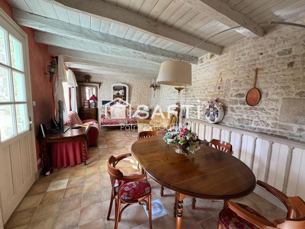 MAGNIFIQUE MAISON EN PIERRE 4 CHAMBRES + BUREAU ET GARAGE A SCIECQ !