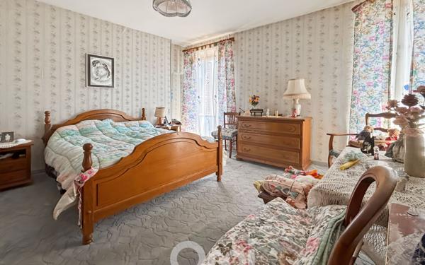 Maison à vendre    6 pièces • 113,70 m2 Saint-Sulpice-Laurière