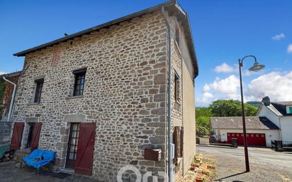 Maison à vendre    6 pièces • 113,70 m2 Saint-Sulpice-Laurière