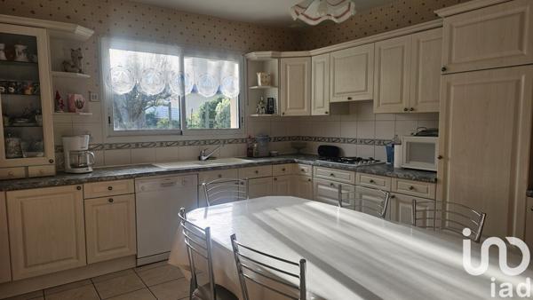 Maison 6 pièces de 131 m² à Douarnenez (29100)