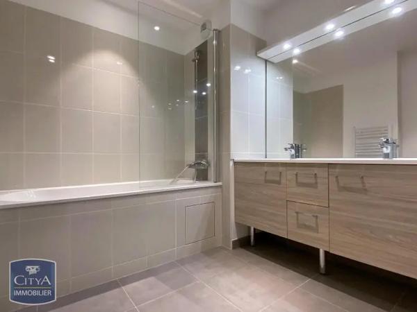 Appartement à louer 3 pièces 75.36m² Nantes (44000)