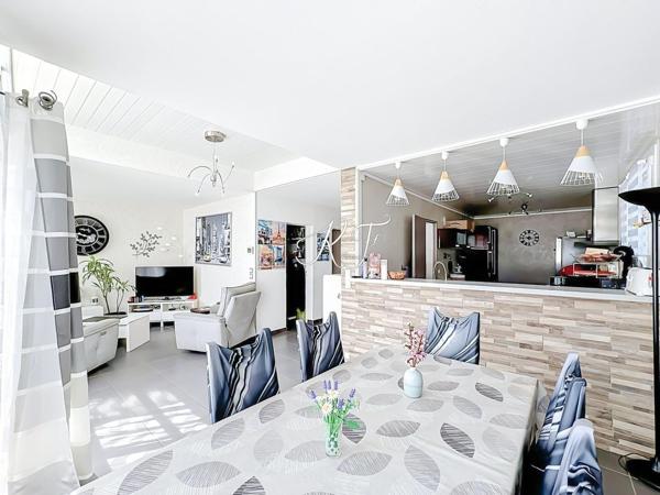 maison FAMILIALE avec 4 chambres