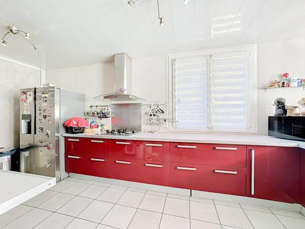 maison FAMILIALE avec 4 chambres