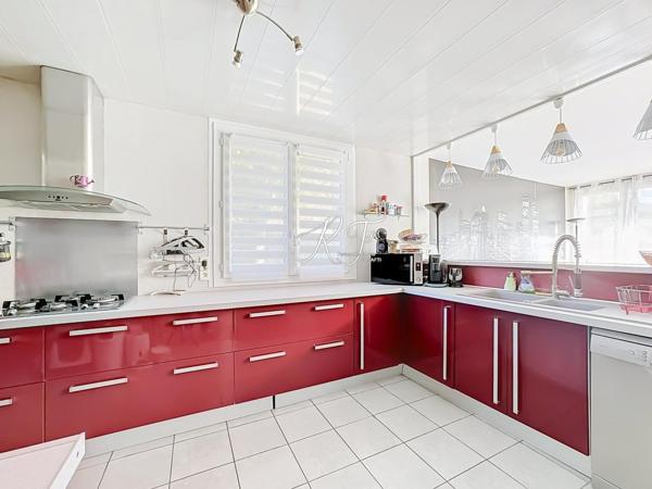 maison FAMILIALE avec 4 chambres
