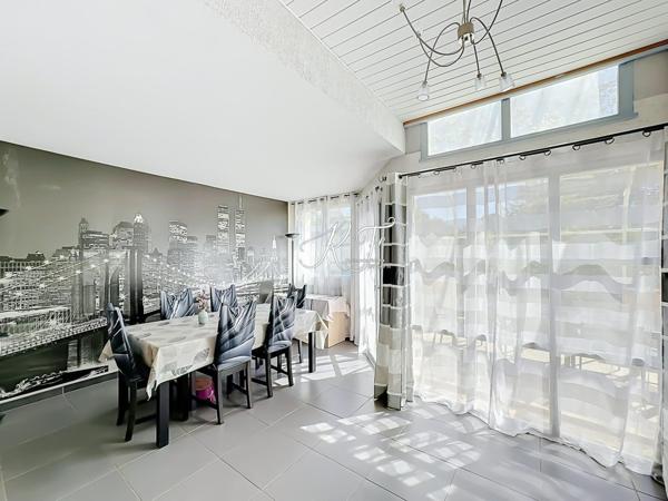 maison FAMILIALE avec 4 chambres
