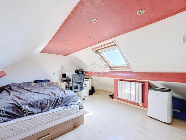maison FAMILIALE avec 4 chambres