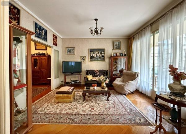 Appartement à vendre à Marseille 8e Arrondissement dans les Bouches-du-Rhône (13008), ref : 10521/25   
Carré d'Or