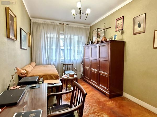 Appartement à vendre à Marseille 8e Arrondissement dans les Bouches-du-Rhône (13008), ref : 10521/25   
Carré d'Or