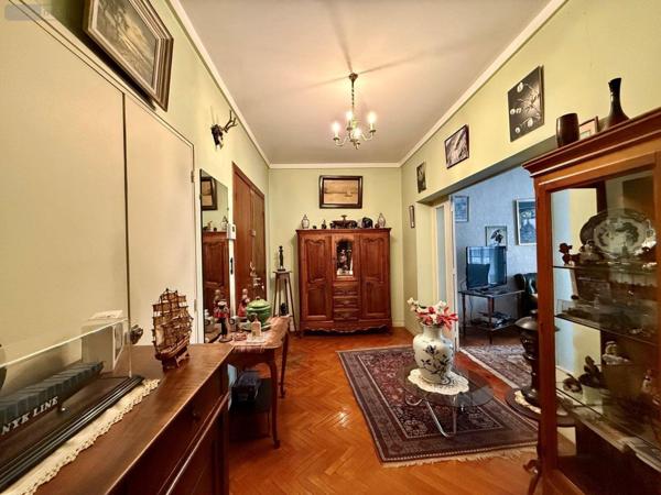 Appartement à vendre à Marseille 8e Arrondissement dans les Bouches-du-Rhône (13008), ref : 10521/25   
Carré d'Or