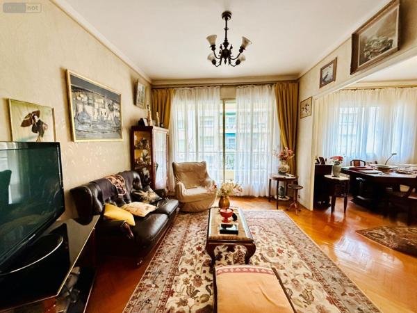 Appartement à vendre à Marseille 8e Arrondissement dans les Bouches-du-Rhône (13008), ref : 10521/25   
Carré d'Or