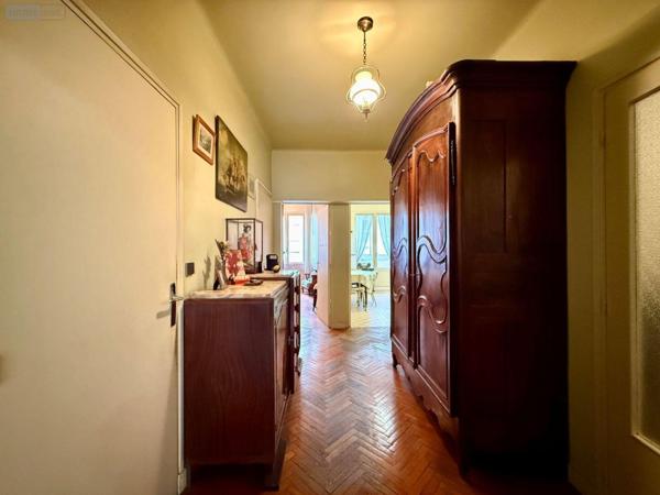 Appartement à vendre à Marseille 8e Arrondissement dans les Bouches-du-Rhône (13008), ref : 10521/25   
Carré d'Or