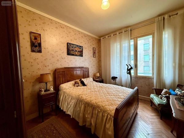 Appartement à vendre à Marseille 8e Arrondissement dans les Bouches-du-Rhône (13008), ref : 10521/25   
Carré d'Or