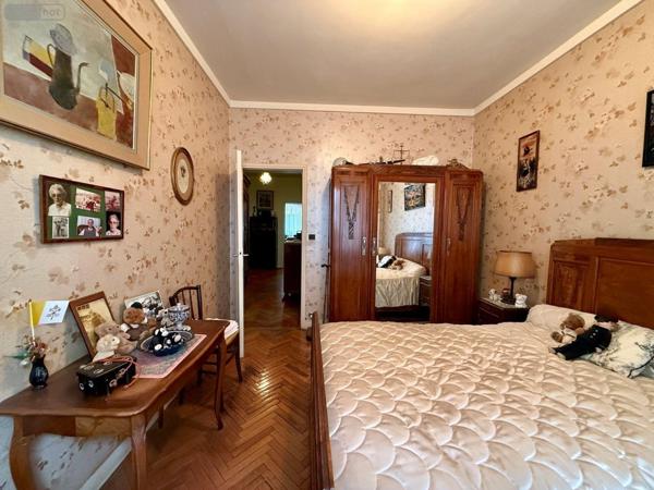 Appartement à vendre à Marseille 8e Arrondissement dans les Bouches-du-Rhône (13008), ref : 10521/25   
Carré d'Or