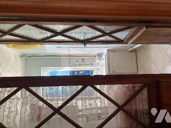 Agréable maison lumineuse, rénovée d'environ 220m², avec garage, jardin arboré clos et piscine !