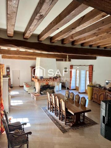 Magnifique longère totalement rénovée.