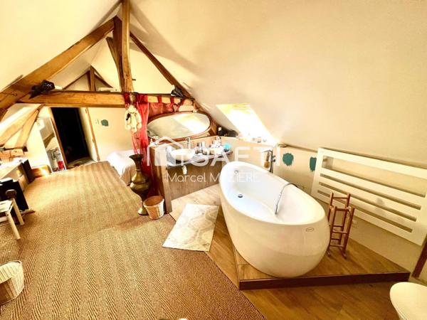 Magnifique longère totalement rénovée.