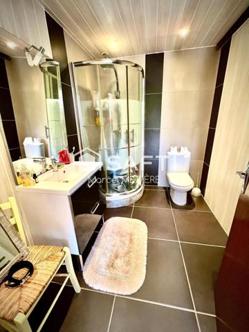 Magnifique longère totalement rénovée.