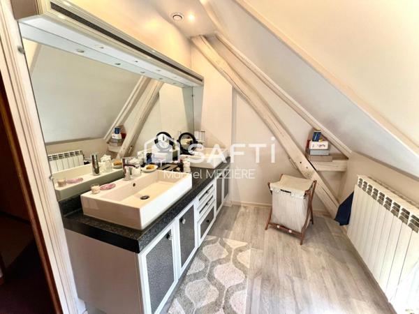 Magnifique longère totalement rénovée.