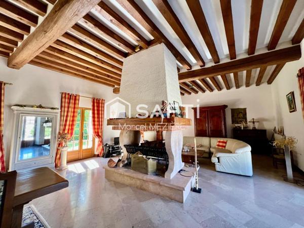 Magnifique longère totalement rénovée.