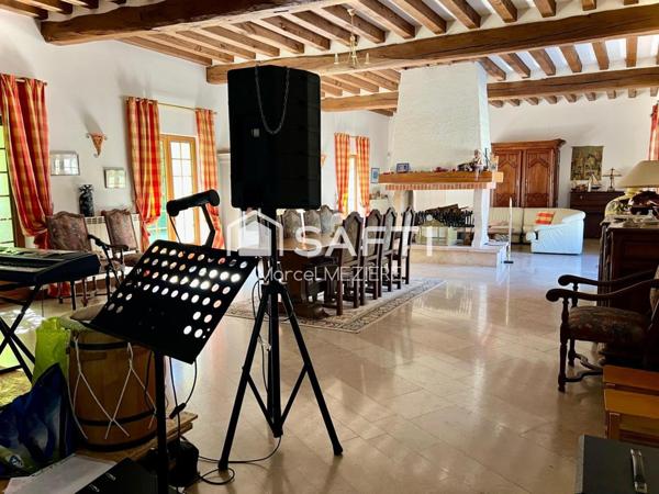 Magnifique longère totalement rénovée.