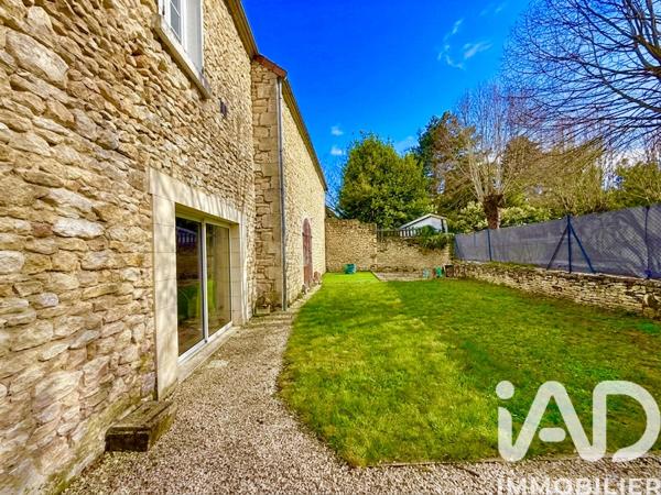 Maison à vendre 6 pièces 162 m² Le Breil-sur-Mérize