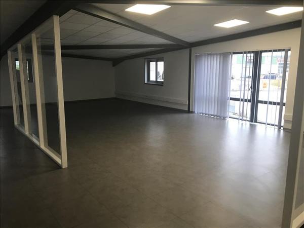 Local commercial à louer |  GIGEAN |  5 pièces | 288 m²