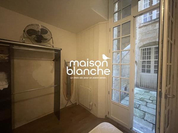 Bordeaux Quartier SAINT PIERRE Appt T2 Meublé
