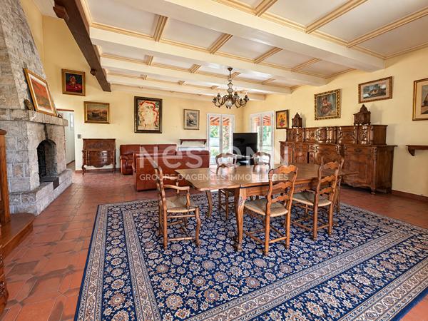 Bouc-Bel-Air - Maison 228 m² - Plain pied - Terrain 1 426 m² - Climatisation - Garage - Volumes rares