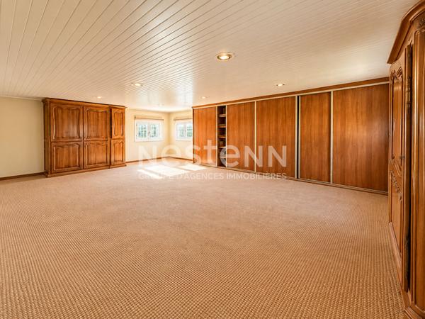 Bouc-Bel-Air - Maison 228 m² - Plain pied - Terrain 1 426 m² - Climatisation - Garage - Volumes rares