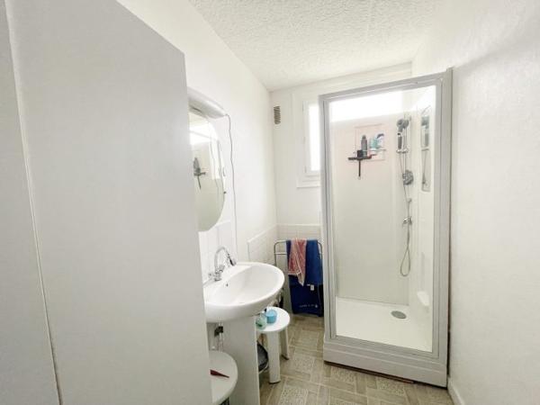APPARTEMENT TYPE 3 AVEC CAVE
