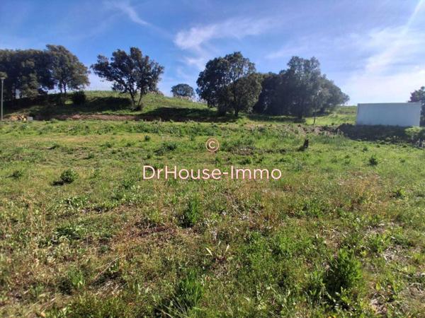 Terrain à vendre 4 pièces de 872 m²