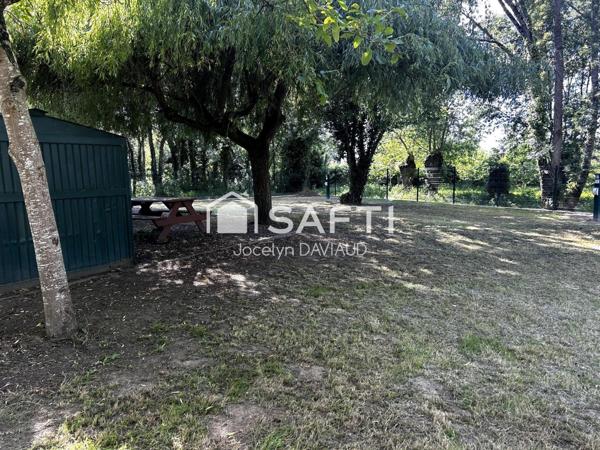 Très beau terrain de loisirs bord immédiat du Louet