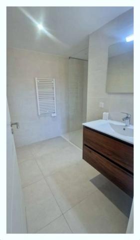Dpt Alpes Maritimes (06), à vendre ANTIBES appartement T3 de 62,61 m² - Balcon 10 m²