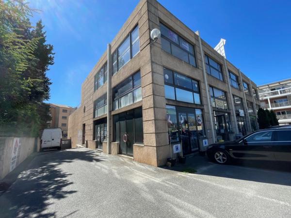 Local/bureau à louer MOUGINS (06)