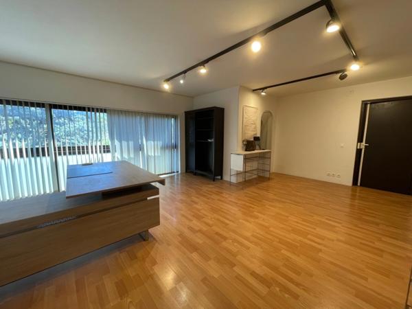 Local/bureau à louer MOUGINS (06)