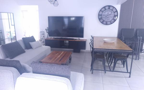Appartement à louer    4 pièces •  Petit-Canal