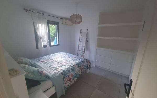 Appartement à louer    4 pièces •  Petit-Canal
