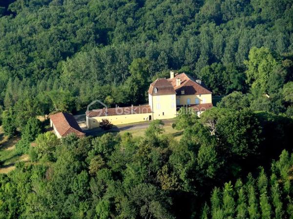 Chateau de 1 540 m²