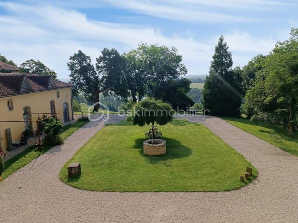 Chateau de 1 540 m²